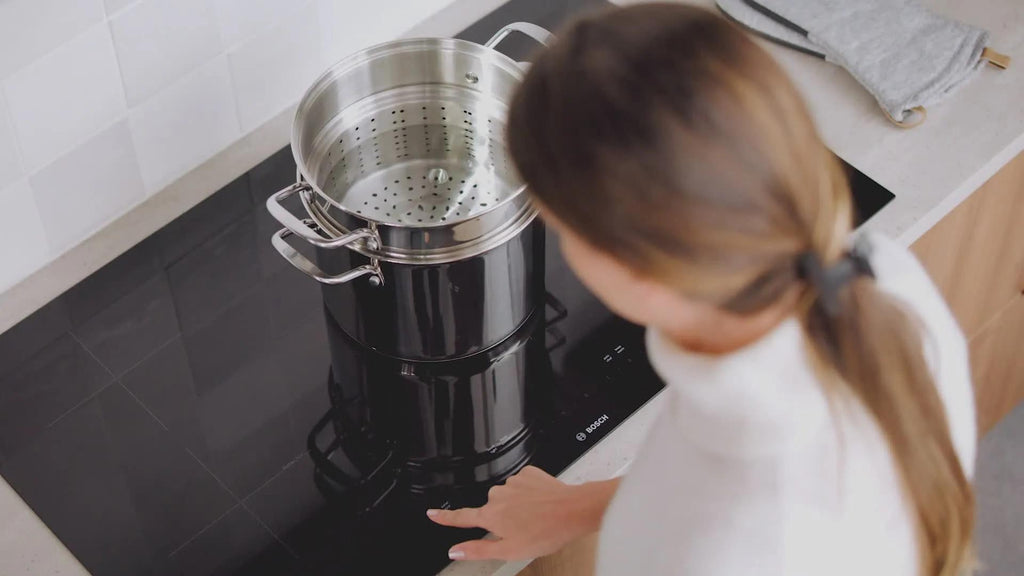 Benchmark™ Induction Cooktop 30'' surface mount without frame